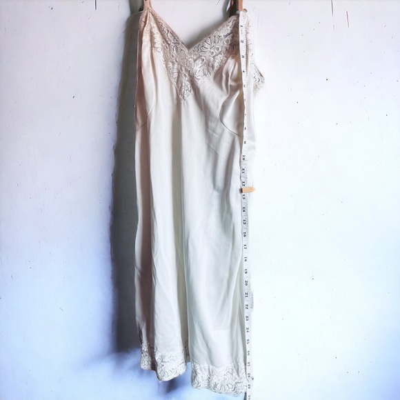 Vintage Slip / Nightgown by Gaylord , Off White ,100% Nylon Small - Picture 6 of 8